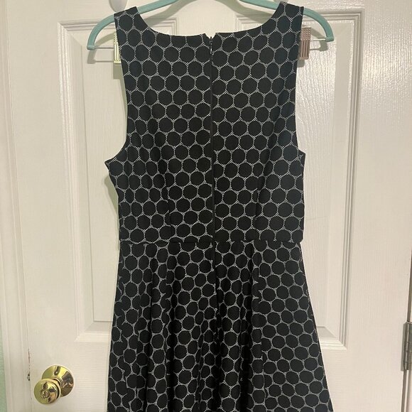 Black and White Size 8 Dress by Elle - Picture 5 of 5